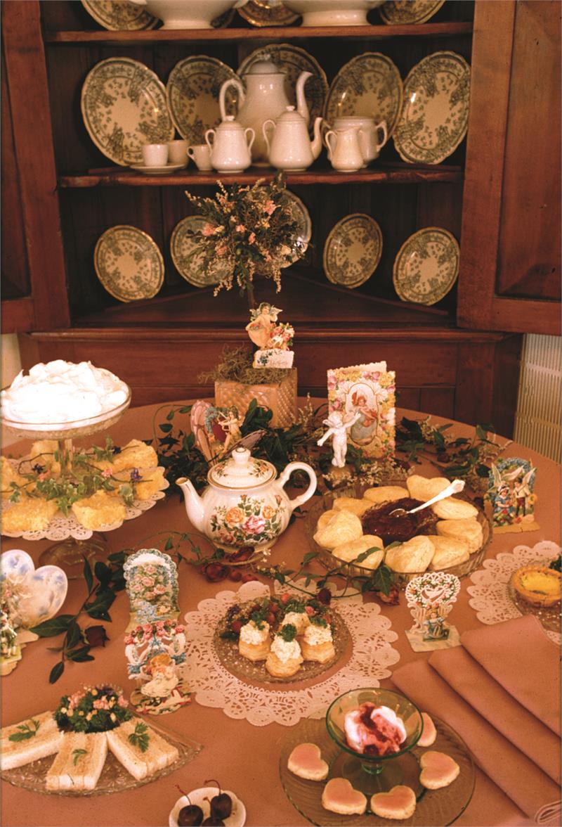 A Year of Teas at The Elmwood Inn Cookbook